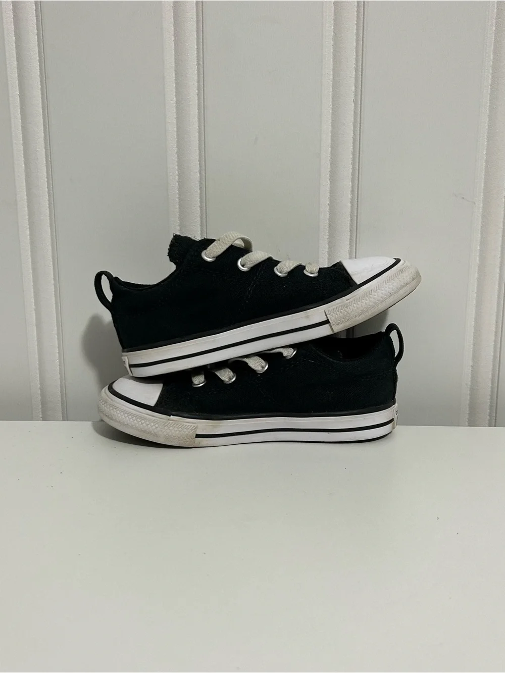 Converse ctas hi street Kids Black and White Low-Top Sneakers with White Laces